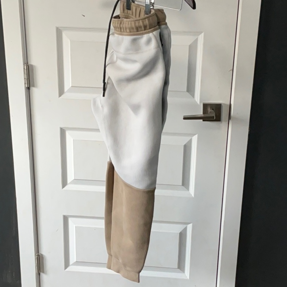 NikeWhite and Tan Tech Fleece Sweatpants